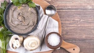 Paté de ciuperci în mai multe combinații aromatice, exclusiv vegetale sau cu brânzeturi. Ideal la micul dejun, dar și în sandviș sau wrap de luat la pachet