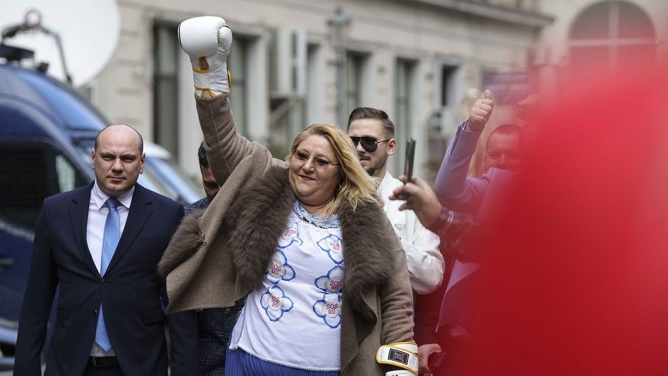 Candidatura Dianei Șoșoacă, respinsă de Biroul Electoral Central / ”Voi depune plângere penală împotriva celor de la BEC” / Candidaturile lui George Simion și Elenei Lasconi au fost validate - update