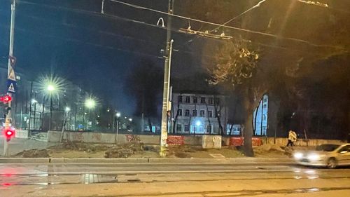 Robert Negoiță a vrut să mute din fața Primăriei Sectorului 3, fără autorizație, stâlpii de la rețeaua de contact a tramvaielor STB. Nicușor Dan a dispus oprirea lucrărilor și l-a somat să aducă domeniul public la starea inițială