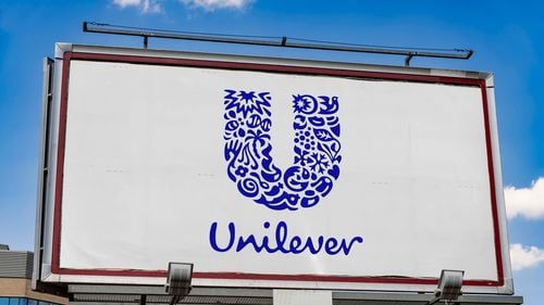 Plecare surpriză din fruntea gigantului Unilever: CEO-ul Hein Schumacher va fi înlocuit la mai puțin de doi ani de la preluarea funcției