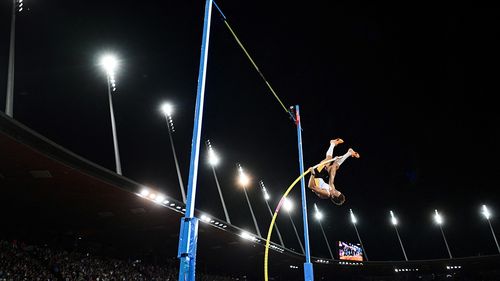 VIDEO Armand „Mondo” Duplantis a câștigat al treilea titlu mondial la săritura cu prăjina și a stabilit un record de 6,30 metri