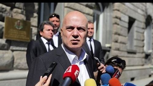 Bulgaria ar putea organiza noi alegeri anticipate, la o lună de la scrutinul din 11 iulie. Formațiunea lui Slavi Trifonov a renunțat la formarea guvernului