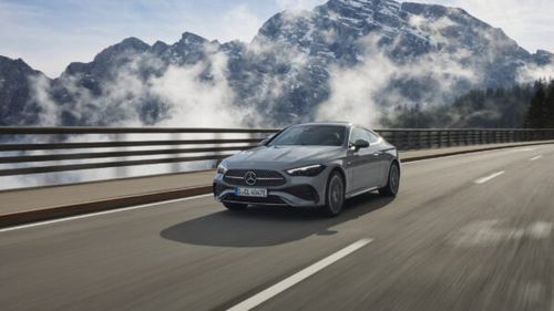 Mercedes dezvoltă o „vopsea” care ar permite unei mașini electrice să parcurgă până la 20.000 km pe an doar cu energie solară