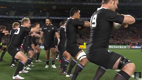 „Haka ar trebui eliminată, este ridicolă” – mesajul unui rugbist englez care a stârnit o adevărată polemică înaintea meciului dintre Anglia și Noua Zeelandă