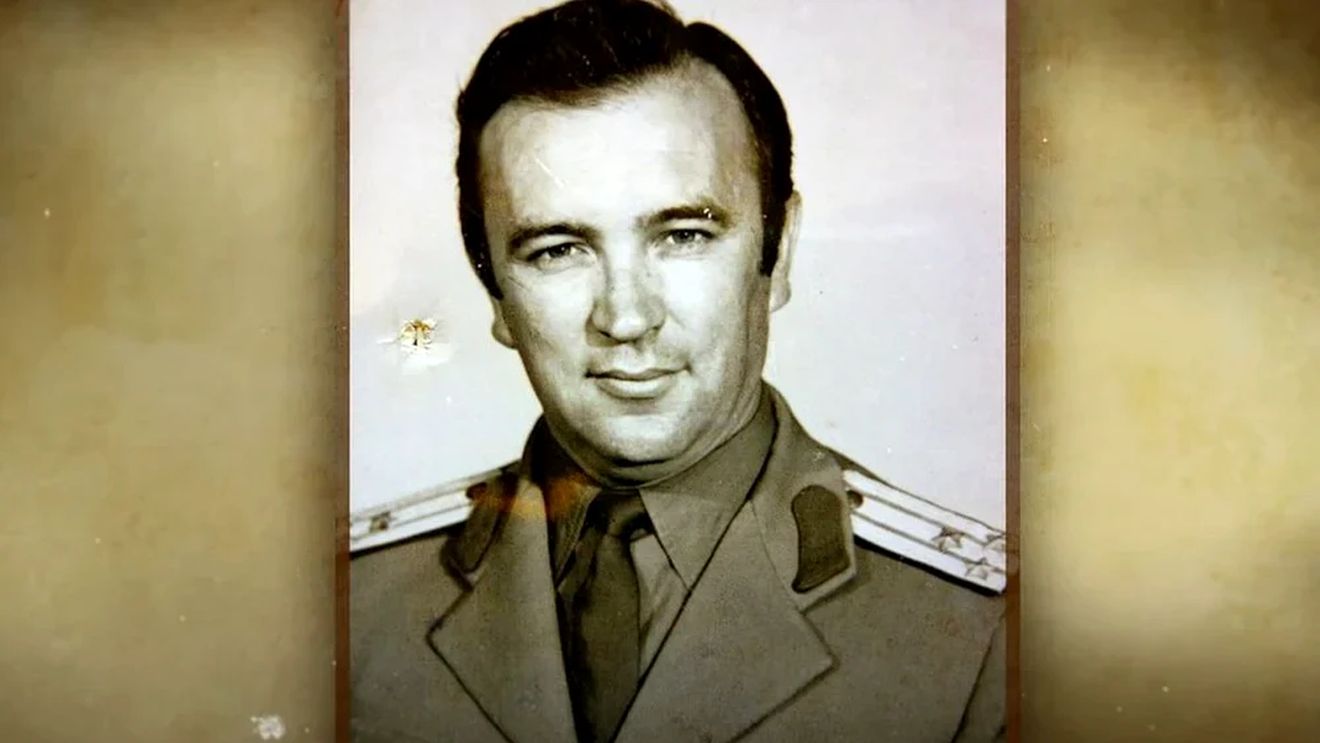 Spionul comunist Mihai Caraman, care a dat secretele NATO către KGB, lăudat de un cercetător CNSAS drept ”o personalitate de excepție”. Kelemen Hunor a vorbit despre legăturile lui Călin Georgescu cu rețeaua Caraman