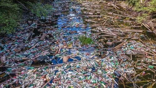 Ministrul Mediului: Sistemul de Garanţie-Returnare ar urma să genereze o rată de colectare a ambalajelor de peste 90% din 2026 / ”Apare o nouă formă de relief, adică munţii de gunoaie şi gropile de gunoi, pentru că generăm şase milioane de tone de deşeuri anual”