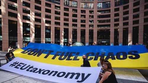 Corespondență de la Strasbourg. Vot crucial în Parlamentul European: Vor fi incluse investițiile în domeniul gazelor naturale și energiei nucleare pe lista de activități durabile din punct de vedere ecologic și finanțabile din bani europeni? Miză majoră pentru România