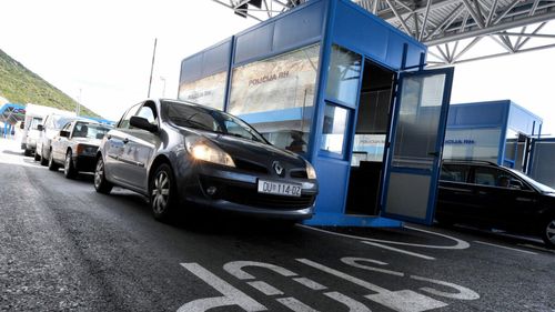 Primul sezon estival de la intrarea în Schengen – Au fost depistaţi 461 de migranţi care încercau să treacă ilegal frontiera / Frontiera, tranzitată de peste 9,2 milioane de persoane din afara Schengen