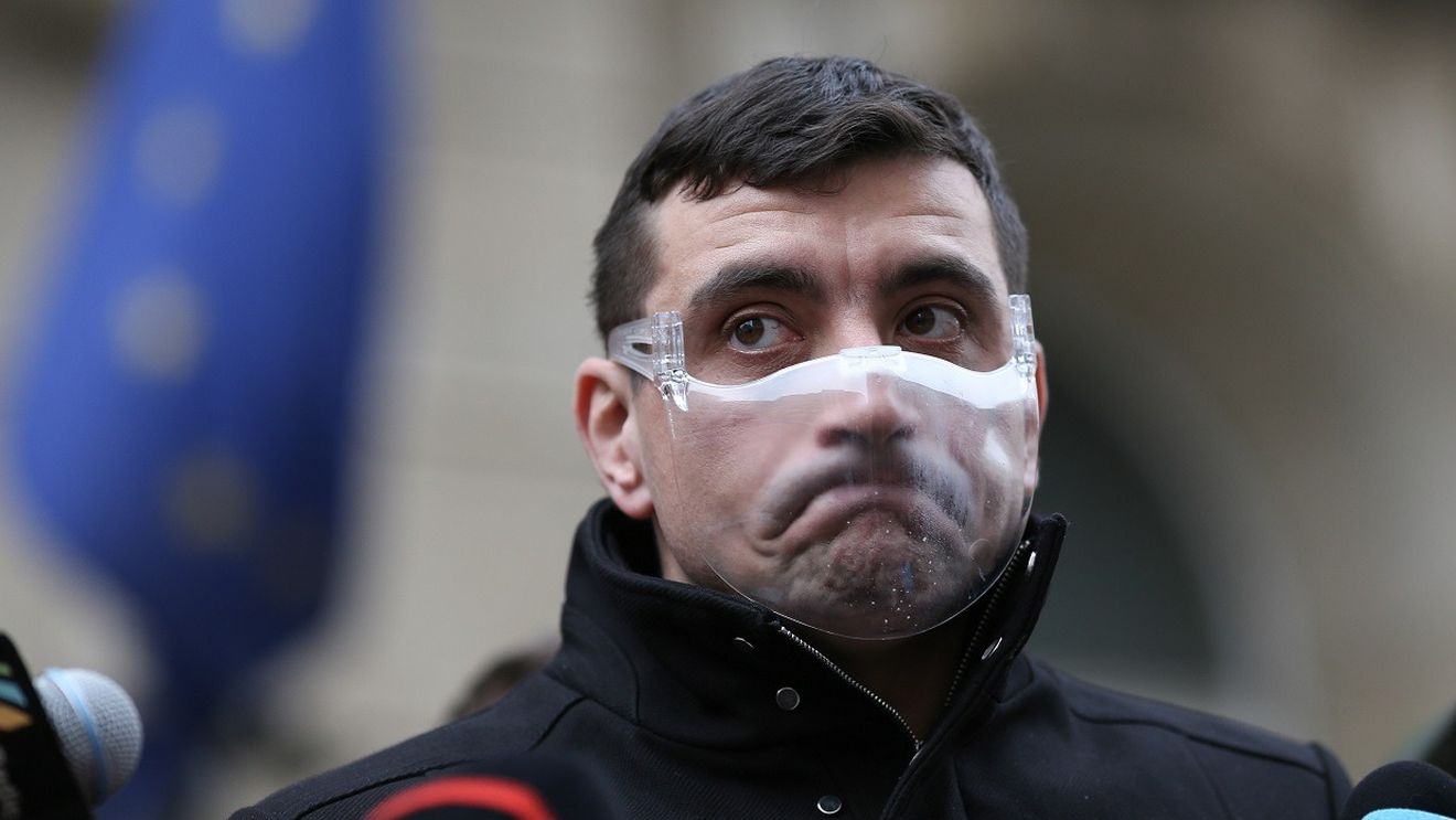 AUR anunță că inițiază o moțiune de cenzură și invită partidele să o semneze