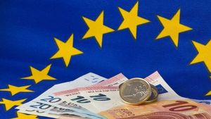 Condamnări cu suspendare în Botoșani, după ce a fost falsificat un proiect european de aproape 20 de milioane de lei / 27 de locuințe ale unor romi trebuiau reabilitate /„Primarul ne-a amenințat că ne dă pe toți afară dacă nu semnăm”