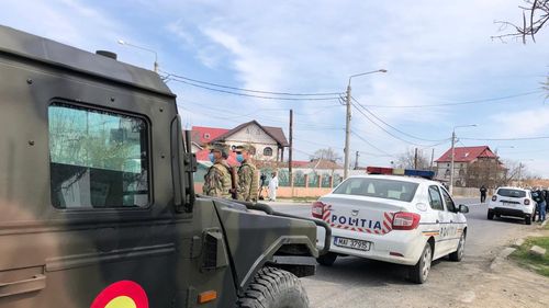 Prefectul de Bihor a cerut ajutorul militarilor pentru a ţine sub control comuna Vadu Crișului, aflată în carantină