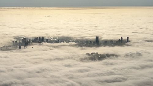 Bostonul, învăluit într-o ceaţă densă impresionantă / Numeroase zboruri au fost amânate, iar unele au fost anulate