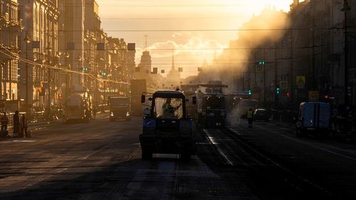 Un român a câștigat un concurs de fotografie, în Rusia / A trebuit să facă fotografii în Sankt Petersburg timp de 24 de ore / ”Fără cartelă de net, nu aveam acces la hărţi, Google, traducere, nu puteam comanda taxi şi nici nu ştiam cu ce mijloace de transport putem ajunge unde dorim”