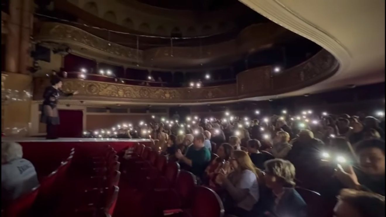 Concurs la Teatrul Maghiar de Stat Timișoara, dedicat elevilor și studenților, pentru designul costumului personalului de sală