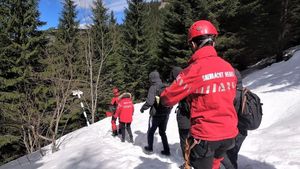 Toate traseele turistice din masivul Ceahlău au fost închise din cauza condiţiilor meteo / ”Măsura este necesară până în data de 9 aprilie inclusiv”