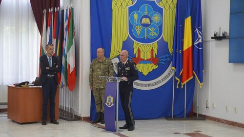 Procurorii militari români, în dialog cu experții francezi în investigarea accidentelor aviatice. Un procuror militar din Oradea a fost decorat de statul francez