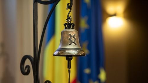 Primele obligaţiuni municipale verzi emise de Primăria Municipiului Reşiţa vor debuta miercuri la bursă / Valoarea lor este de 8,8 milioane lei