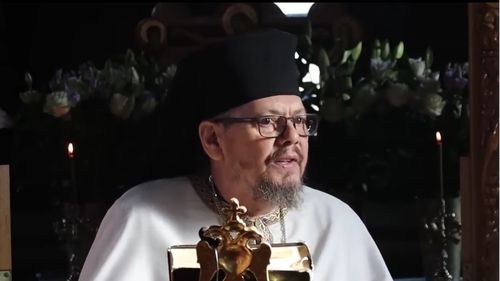 VIDEO Starețul Mănăstirii Sădinca din Sibiu, oprit de la slujire de Mitropolia Ardealului, după afirmații controversate / ”Să aveți grijă ce votați și pe cine votați” / Mitropolia: ”Au fost făcute pe fondul stării sale de suferință”