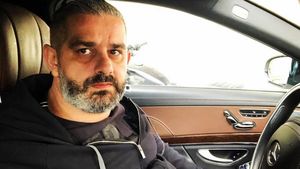 SURSE: Daniel Onoriu, nepotul solistei Gabi Luncă, arestat preventiv pentru 30 de zile, după ce a încălcat un ordin de protecție / Soția sa a anunțat poliția prin 112