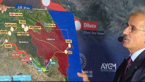 Turcia anunță demararea construcţiei unei linii feroviare care va face legătura cu Baku, via Armenia
