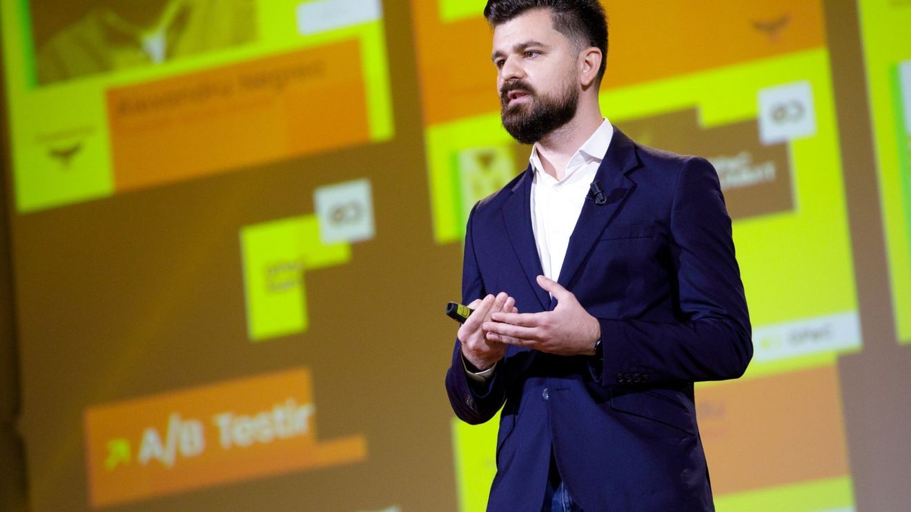 INTERVIU Vlad Marincaș, Aqurate, soluție care face recomandările de produse în e-commerce cu ajutorul IA: „Cred că a fi deschis la nou înseamnă să avem decizii pe bază de date: să poți să măsori și să iei deciziile în funcție de asta”