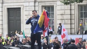AUR anunță că a depus plângere penală, după ce mai multe persoane ar fi lansat amenințări pe rețelele sociale la adresa lui George Simion, după participarea acestuia la mitingul anti-imigrație de la Londra