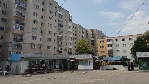 Toate blocurile din Sf. Gheorghe vor fi integrate într-o baza de date digitală / Baza de date va permite municipalității să știe unde este nevoie de lucrări de izolare, reparare sau întreținere