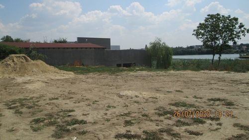 Radu Mihaiu anunță semnarea unei dispoziții pentru demolarea unei clădiri construite ilegal pe domeniul public, la marginea unui lac din Sectorul 2 / „Vom demola toate clădirile construite ilegal pe malurile lacurilor”