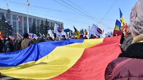 Miting unionist în Piața Marii Adunări Naționale din Chișinău.  „Proclamația pentru reunire” și riscurile mișcării susținute de unii politicieni români
