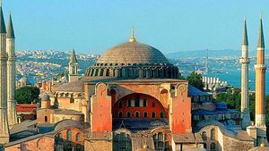 Hagia Sophia, gata să redevină moschee. Grecia protestează, replica Turciei: Ayasofya se află pe teritoriul turc, a fost cucerită, iar ceea ce se întâmplă în țara noastră și are legătură cu proprietatea noastră, ne privește doar pe noi