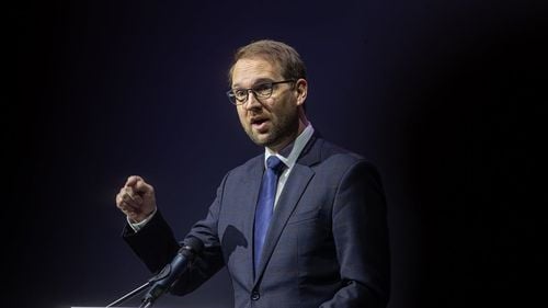 SURSE Dominic Fritz, mesaj intern pentru colegii din USR: "Este necesară o separare a funcției de președinte al USR de cea de candidat la președinție / Fac tot posibilul să găsim o soluție de leadership care să unească toate forțele"