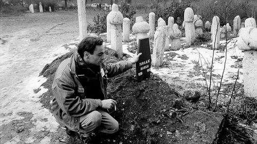 Turiștii lunetiști din Sarajevo „ucideau copii ziua, apoi petreceau noaptea” / O femeie din România ar fi ucis peste 10 oameni / Reportaj The Times despre străinii care plăteau ca să omoare oameni în timpul războiului din Bosnia