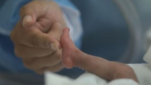 BREAKING Doar 26.399 teste efectuate în ultimele 24 de ore: 6333 cazuri noi, 148 decese și 1288 de pacienți internați la ATI/ Printre victime, un nou-născut care nu împlinise un an