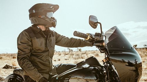 Canicula a lovit România peste noapte. Iată o selecție de geci de motocicletă pentru vară, alese de TechRider