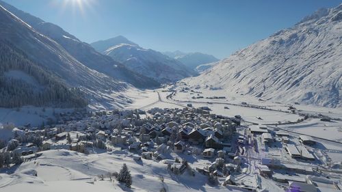 Andermatt: De la garnizoană militară la una dintre cele mai exclusiviste și scumpe stațiuni de schi din Elveția