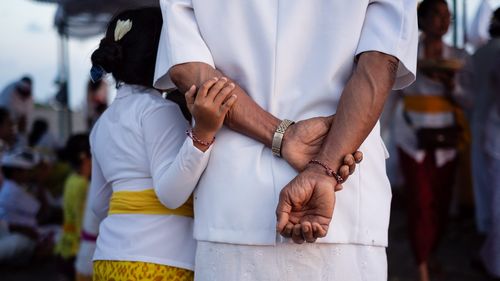 Cum învățăm copiii să depisteze un AVC și să își salveze bunicii? Un curs online gratuit se lansează în România prin programul Eroii FAST