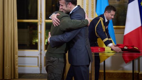 UPDATE Macron și Zelenski au semnat un acord bilateral de securitate: Franța garantează Ucrainei sprijin civil şi militar pe termen lung și până la trei miliarde de euro ajutor militar "suplimentar", în 2024