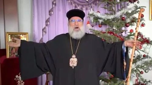Episcop ortodox ironizat de purtătorul de cuvânt al Patriarhiei Române după ce a interpretat fals un colind pe linia melodică a "Il Silenzio" de Nini Rosso
