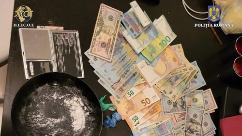 Constanţa: Trei cetăţeni străini, arestaţi preventiv pentru că ar fi încercat să vândă droguri la Festivalul Sunwaves