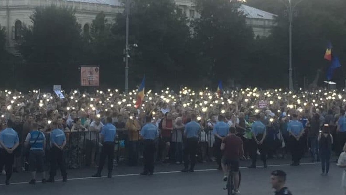 VIDEO Miting anti-Dragnea și anti-PSD: ”Cât de javră poți să fii, ai furat de la copii”