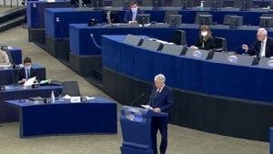 Comisia Europeană încurajează statele UE să elibereze deja certificatele de călătorie / Comisarul pentru Justiție: Nu ne permitem un blocaj uriaș la 1 iulie