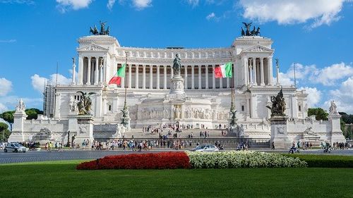 Un sondaj "îngheață" Bruxelles-ul: Aproximativ 50% din italieni ar vota pentru ieșirea din Uniunea Europeană
