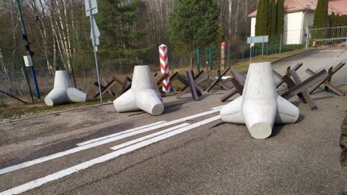 Polonia amână redeschiderea frontierei sale cu Belarus, în semn de solidaritate cu Lituania