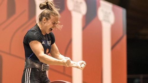 Loredana Toma a cucerit trei medalii de aur la Europenele de haltere de la Erevan/ Delegația României se întoarce cu 14 medalii
