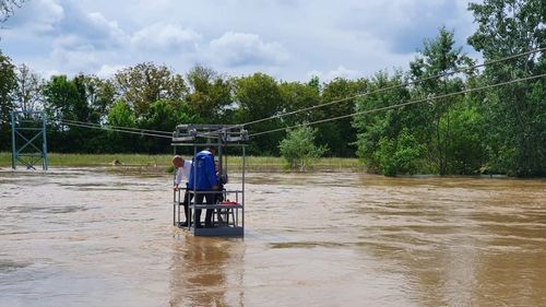 VIDEO  Cum a inspectat prefectul de Bihor situația la Stația hidrometrică Tinca. Județul este sub cod roșu de viituri
