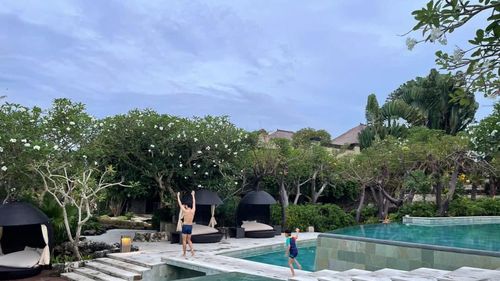 Probleme în Paradis. Autorităţile din Bali şi-au pierdut răbdarea cu ruşii şi ucrainenii care au fugit de război / Ofițer de poliție: De câte ori primim rapoarte despre un străin care se comportă rău, este aproape întotdeauna vorba de un rus