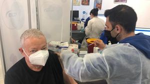 Publicist din Israel, despre gestionarea pandemiei: Populația este destul de dezorientată. Câteodată ce se anunță la ora 8 este anulat de buletinul de la ora 11 / A început administrarea dozei patru de vaccin