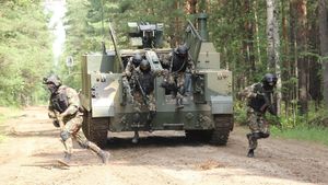 Cel mai nou transportor blindat de trupe finalizat de compania de stat rusească Rostec este, aparent, atât de prost încât un blogger militar a spus că ar prefera să meargă la luptă într-o mașinuță de golf / Preț estimativ pe unitate: 3,65 milioane de dolari