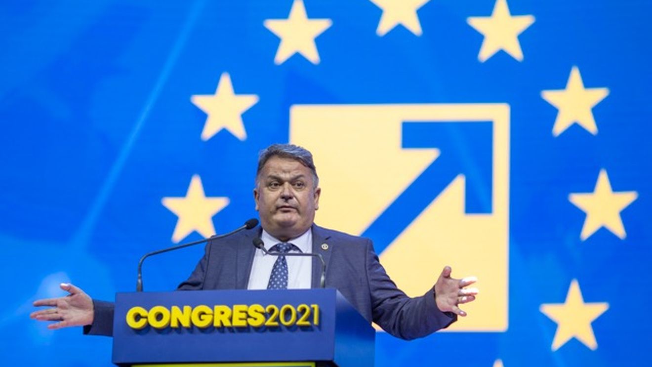 Viralul Zilei: Un vicepreședinte PNL a explicat cum îi păcălea pe primarii care cer bani pentru proiecte: Dădeam drumul la lăutari, la băutură și îi linișteam