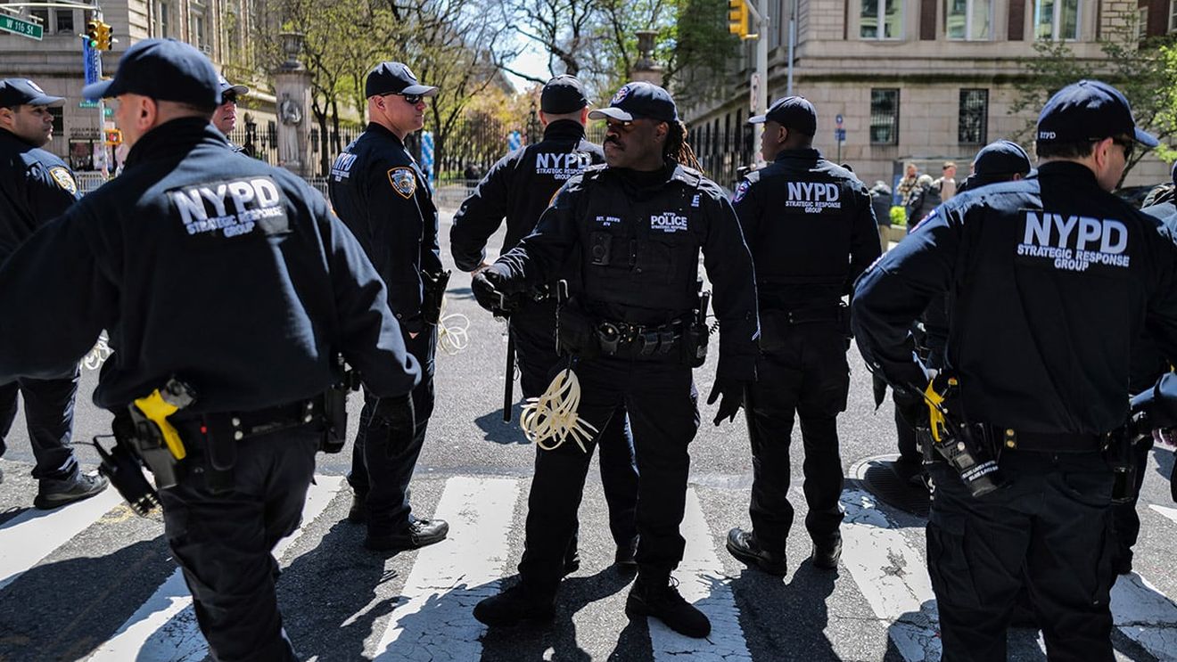 Atac armat la un restaurant din New York: 3 morți și 8 răniți